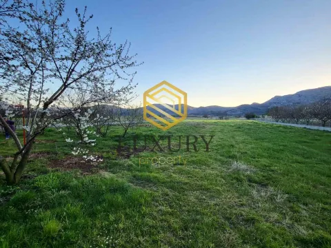 Rent, house, 200m², Zeta, Podgorica - image 2