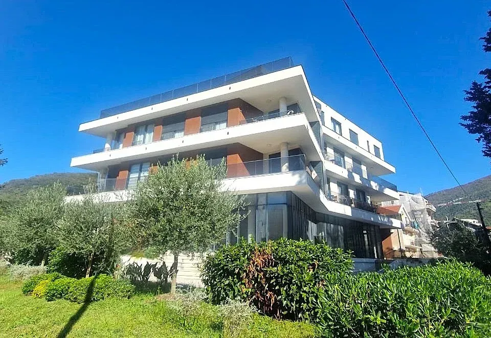 Izdavanje, stan, 68m², Tivat, Crna Gora