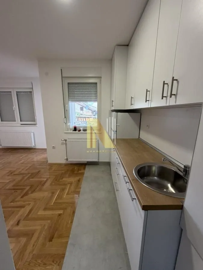 Prodaja, dvosoban stan, 44m², Bulevar Evrope, Novi Sad Sve Podlokacije