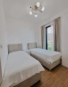 Rent, two bedroom apartment, 85m², Bečići, Budva - image 17