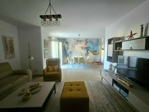 Sale, two bedroom apartment, 80m², Bečići, Budva - image 11