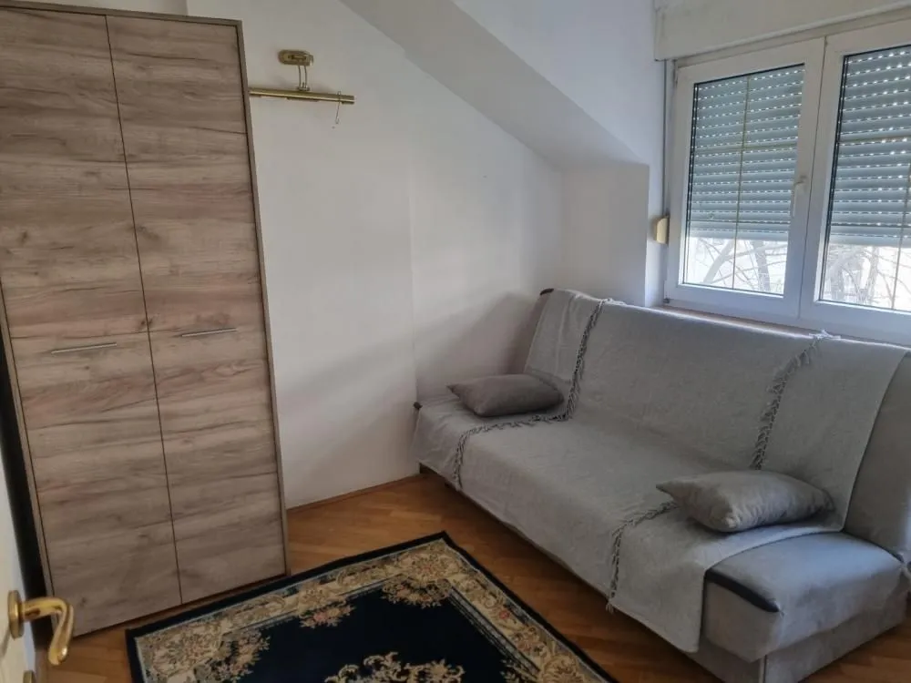 Rent, apartment, 130m², Čukarica, Beograd