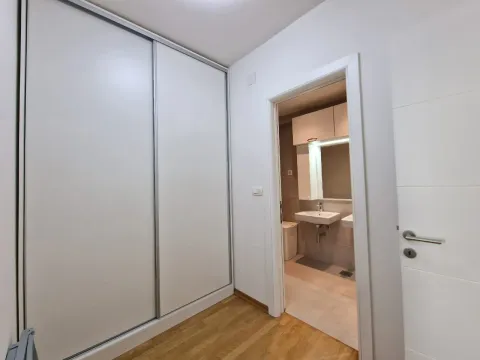 Rent, three bedroom apartment, 95m², Bečići, Budva - image 6