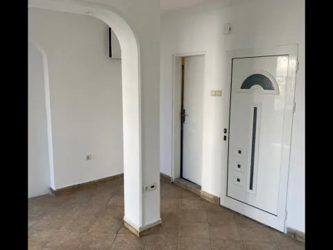 Izdavanje, poslovni prostor, 19m², Preko Morače, Podgorica