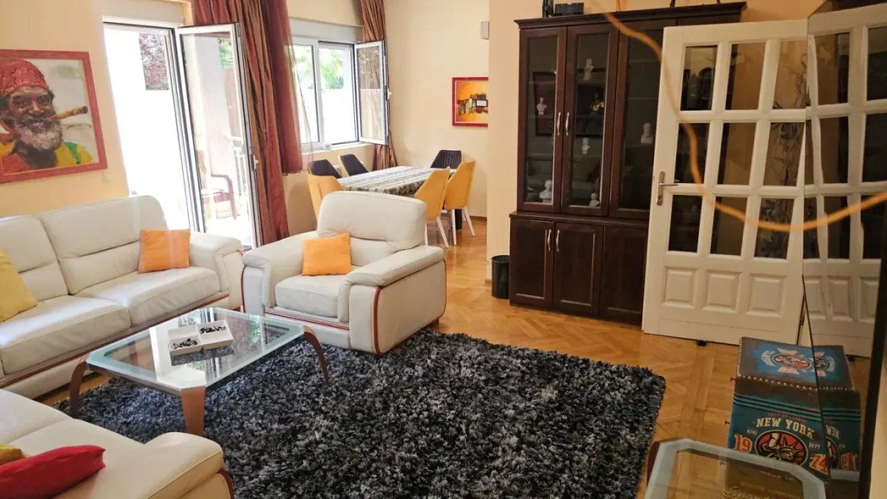 Izdavanje, četvorosoban stan, 108m², Čukarica, Beograd