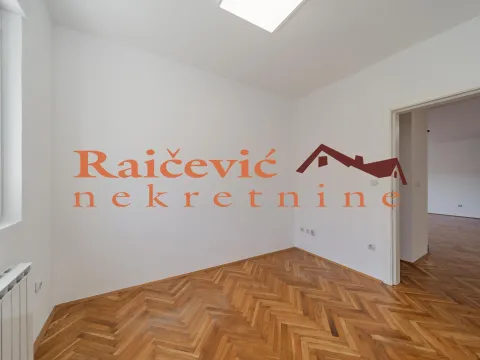 Prodaja, četvorosoban stan, 117m², Savski Venac, Beograd - image 14