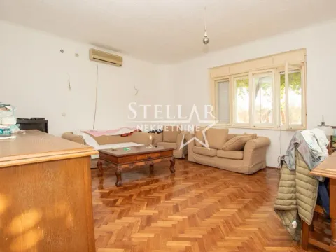 Izdavanje, kuća, 140m², Piperi, Podgorica - image 13