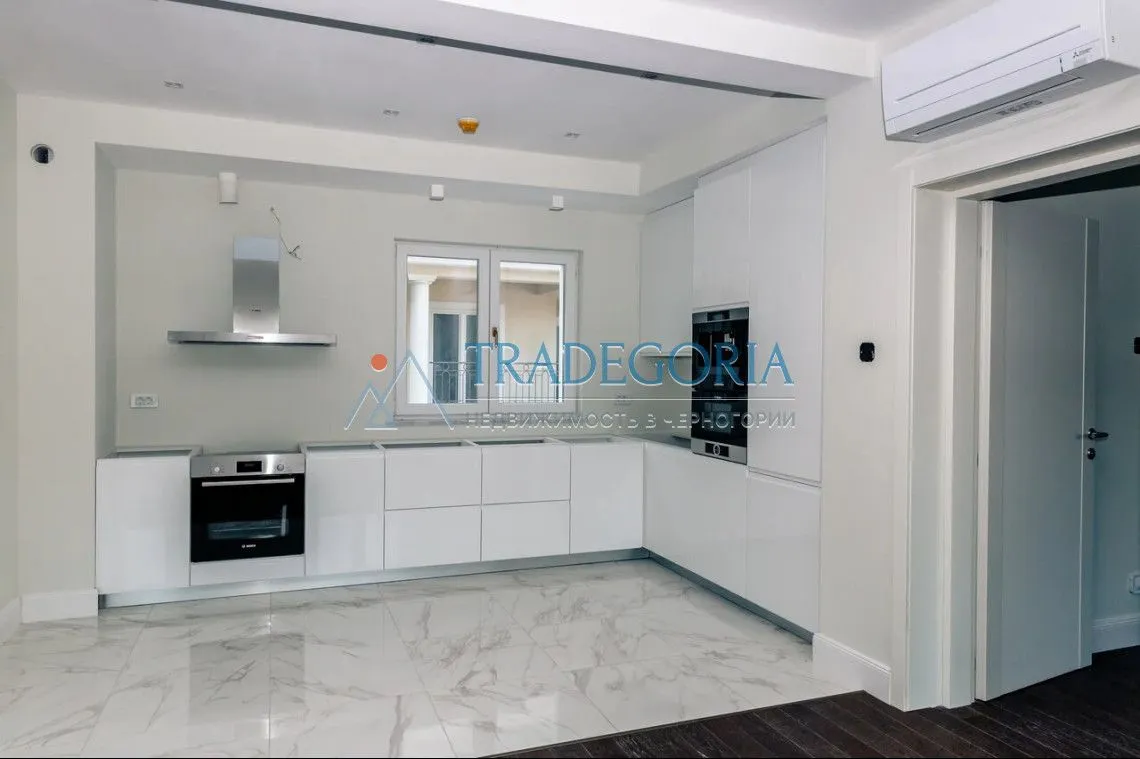 Prodaja, dvosoban stan, 151m², Đenovići, Herceg Novi