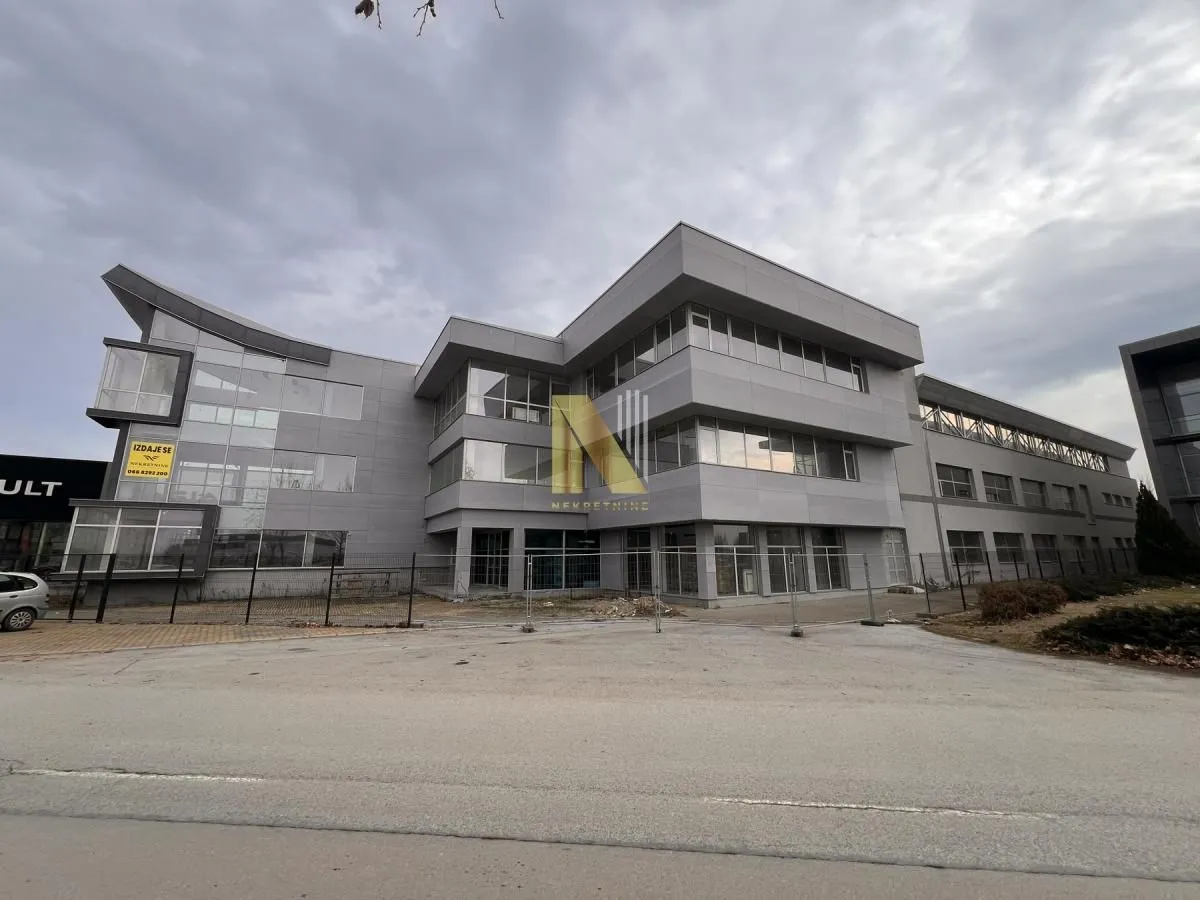 Rent, office space, 4513m², Salajka, Novi Sad Sve Podlokacije