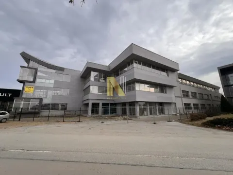 Poslovni prostor in Salajka