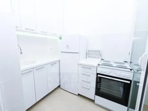 Prodaja, garsonjera, 24m², Autobuska stanica, Podgorica - image 4