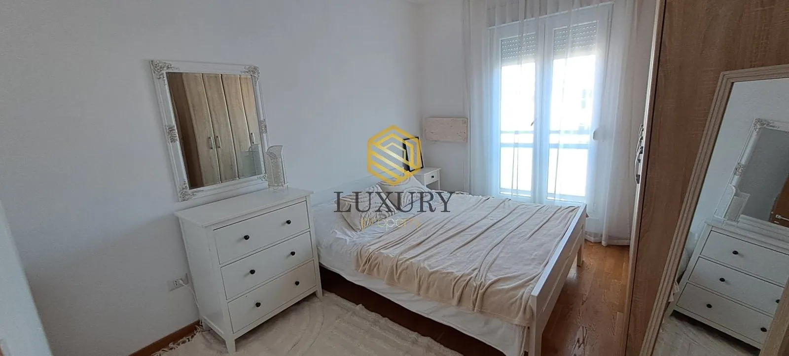 Izdavanje, jednosoban stan, 50m², City Kvart, Podgorica