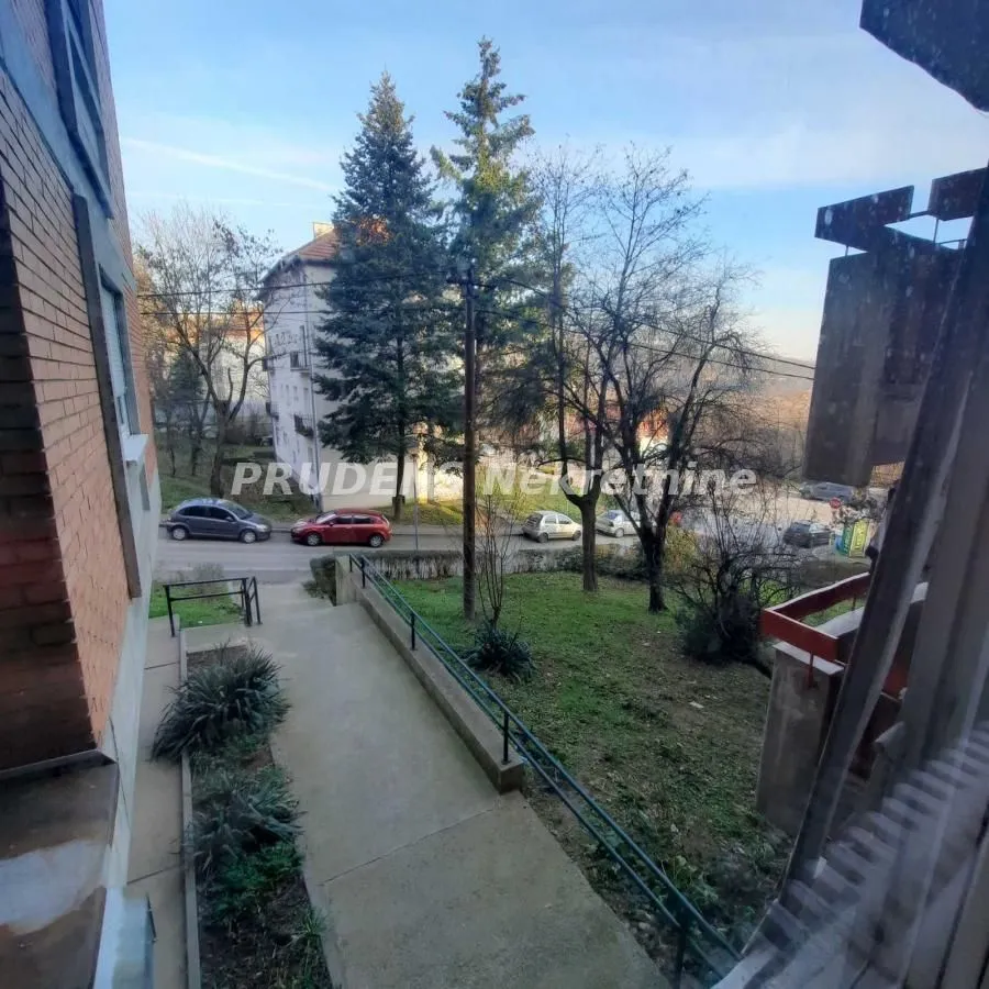 Izdavanje, jednosoban stan, 28m², Rakovica, Beograd