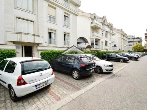 Izdavanje, poslovni prostor, 40m², Gorica C, Podgorica - image 7