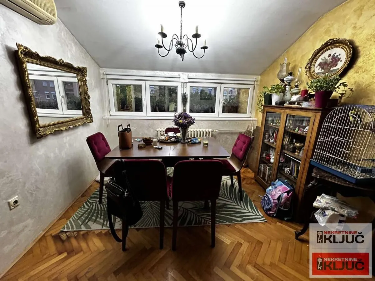 Prodaja, trosoban stan, 99m², Sajmište, Novi Sad
