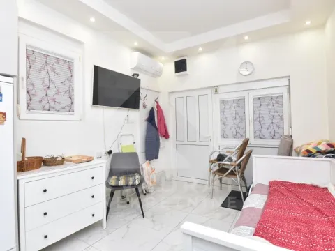 Izdavanje, garsonjera, 28m², Stari Aerodrom, Podgorica - image 2