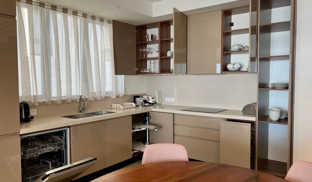 Prodaja, dvosoban stan, 107m², Rafailovići, Budva