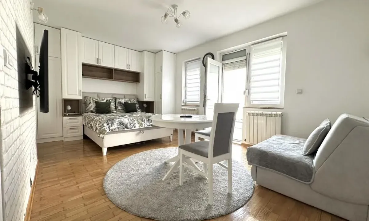 Izdavanje, jednosoban stan, 30m², Cvetkova Pijaca, Zvezdara Sve Podlokacije