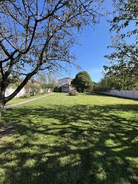 Rent, house, 350m², Donji Kokoti, Podgorica