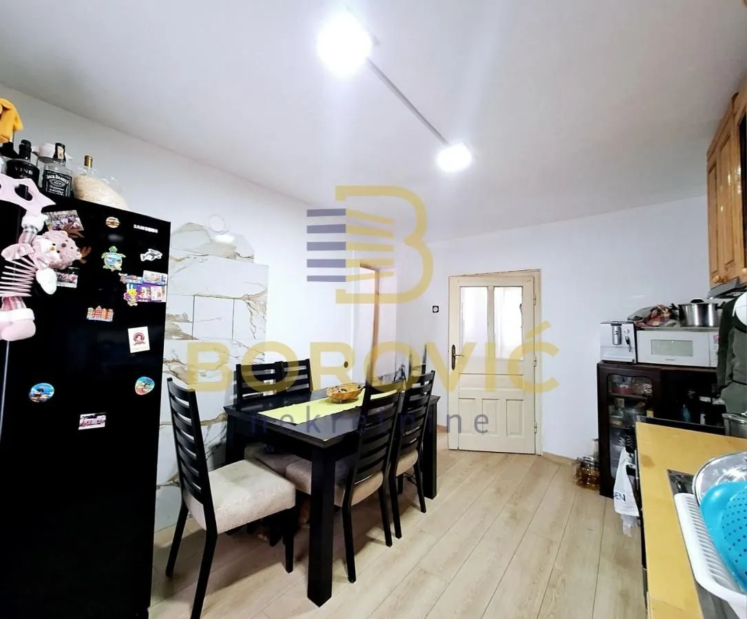 Sale, house, 80m², Voždovac Sve Podlokacije, Beograd