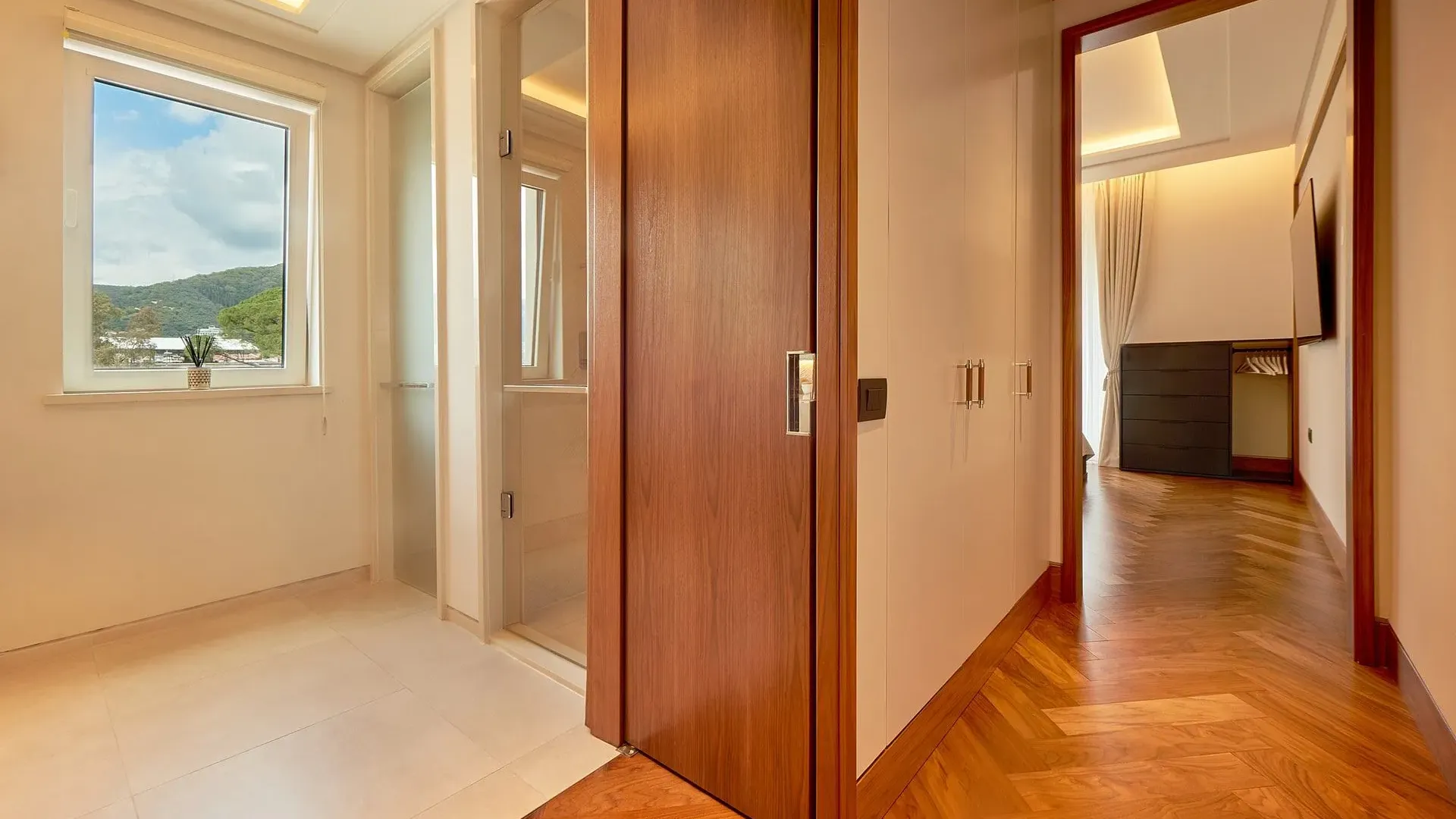 Prodaja, dvosoban stan, 152m², Tivat, Crna Gora