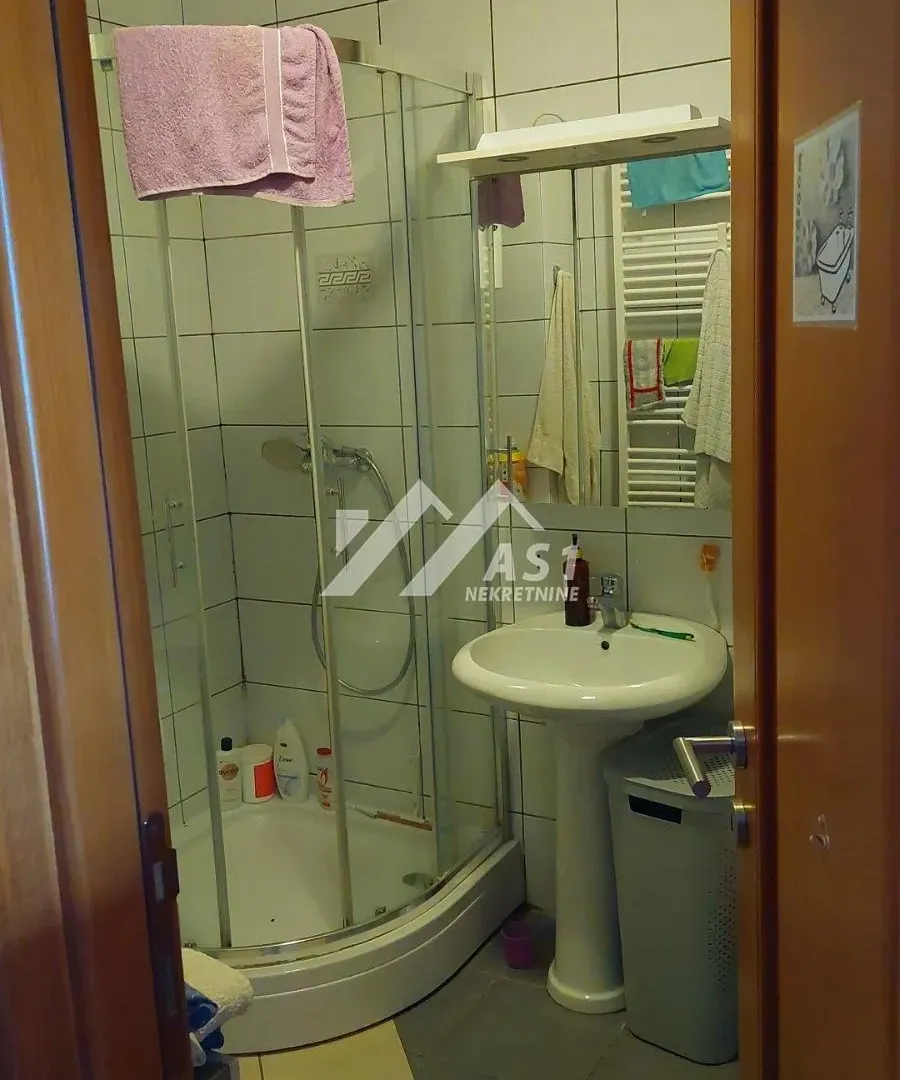 Izdavanje, trosoban stan, 70m², Liman 2, Novi Sad Sve Podlokacije