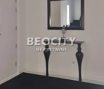 Izdavanje, četvorosoban stan, 240m², Kalenić Pijaca, Vračar Sve Podlokacije - image 9