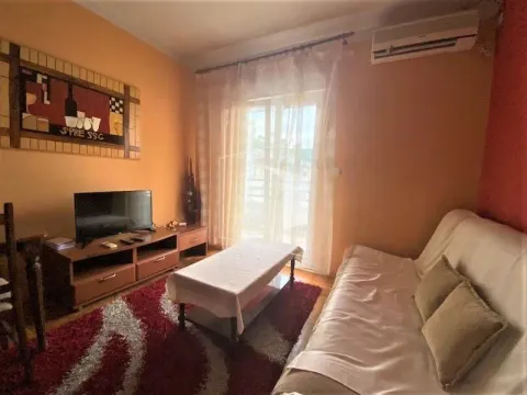 Rent, one bedroom apartment, 40m², Podgorica, Crna Gora - image 1