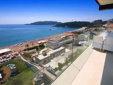 Sale, two bedroom apartment, 80m², Bečići, Budva - image 2