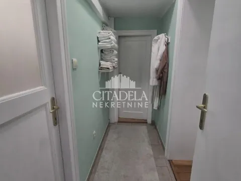 Izdavanje, četvorosoban stan, 131m², Stari Grad, Beograd - image 11