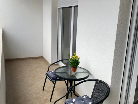 Rent, one bedroom apartment, 46m², Budva, Crna Gora - image 8