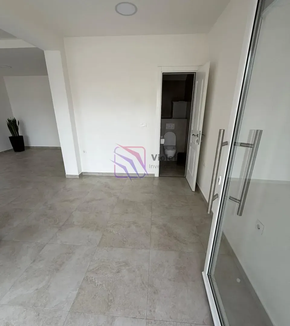 Rent, office space, 37m², Krivi Most, Podgorica