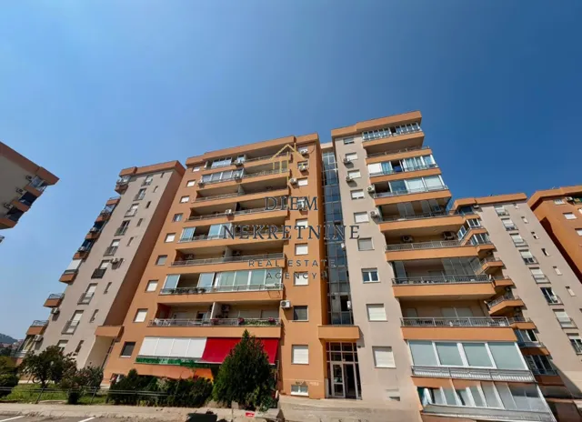 Sale, two bedroom apartment, 76m², Centar, Bar