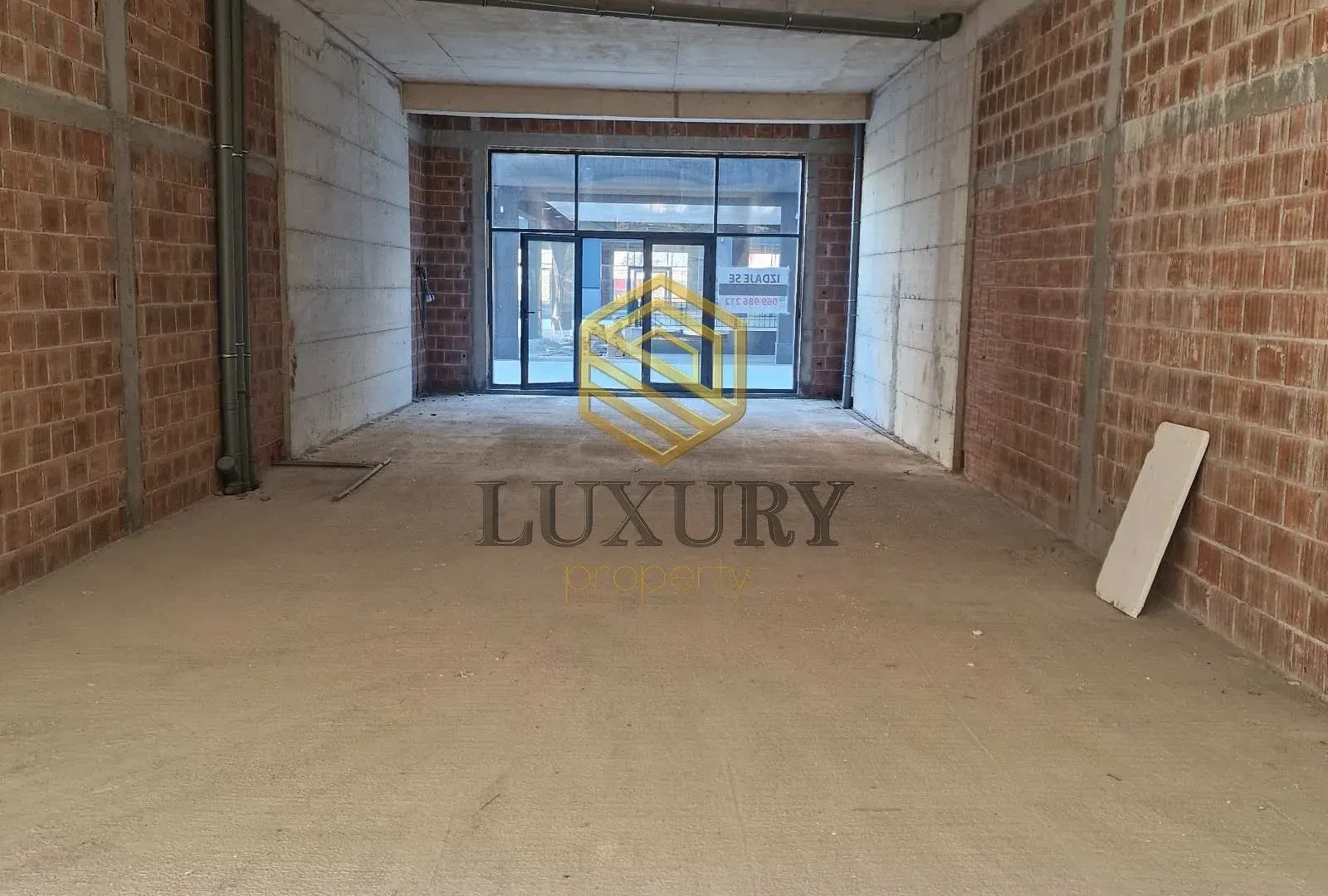 Izdavanje, jednosoban stan, 100m², Stari Aerodrom, Podgorica