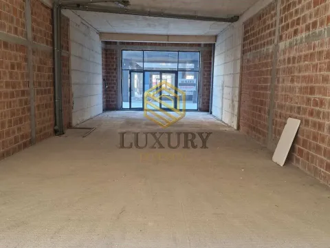 Izdavanje, jednosoban stan, 100m², Stari Aerodrom, Podgorica - image 1