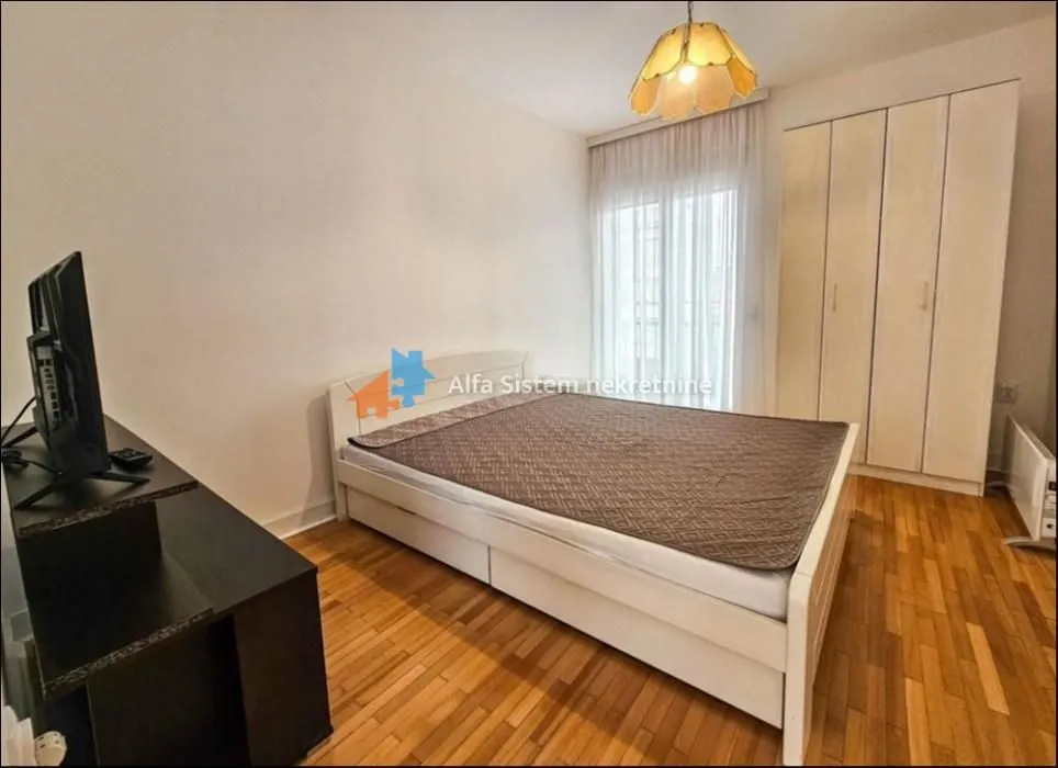 Rent, three bedroom apartment, 61m², Južni Bulevar, Vračar Sve Podlokacije
