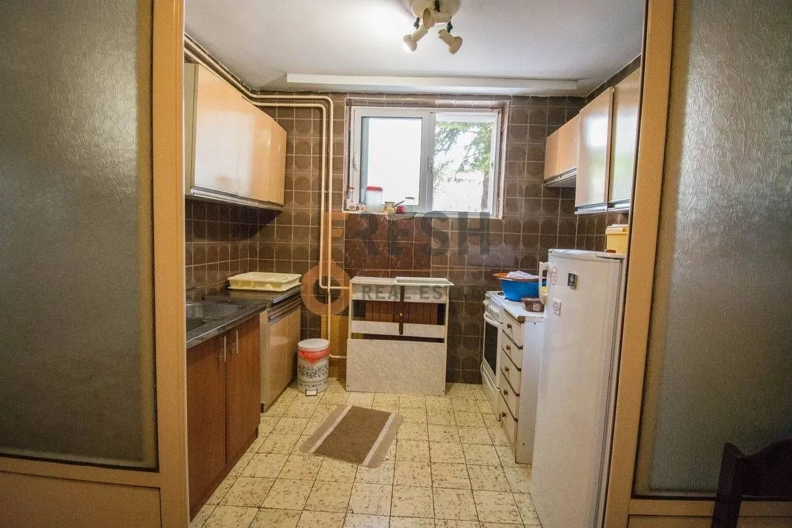 Sale, house, 330m², Masline, Podgorica