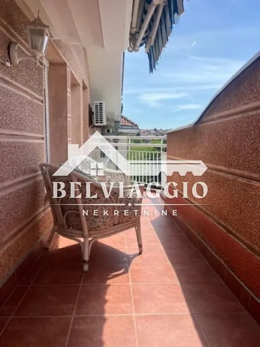 Izdavanje, dvosoban stan, 54m², Bandžovo brdo, Rožaje