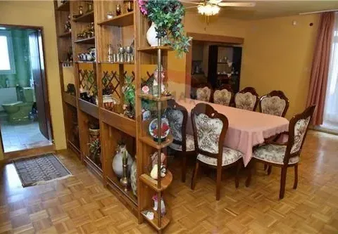 Prodaja, kuća, 696m², Zlatica, Podgorica - image 57