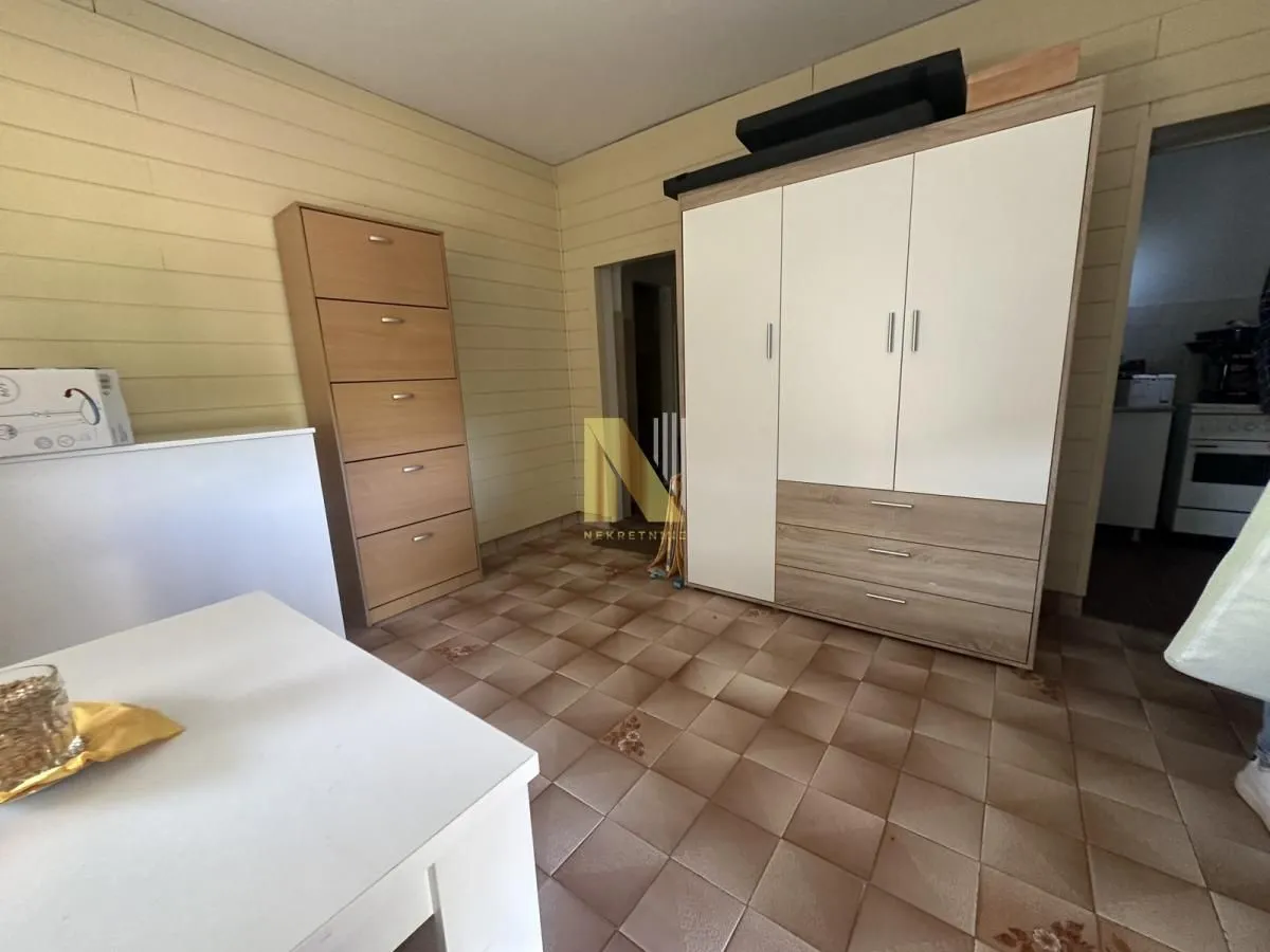 Prodaja, kuća, 150m², Rakovac, Novi Sad Sve Podlokacije