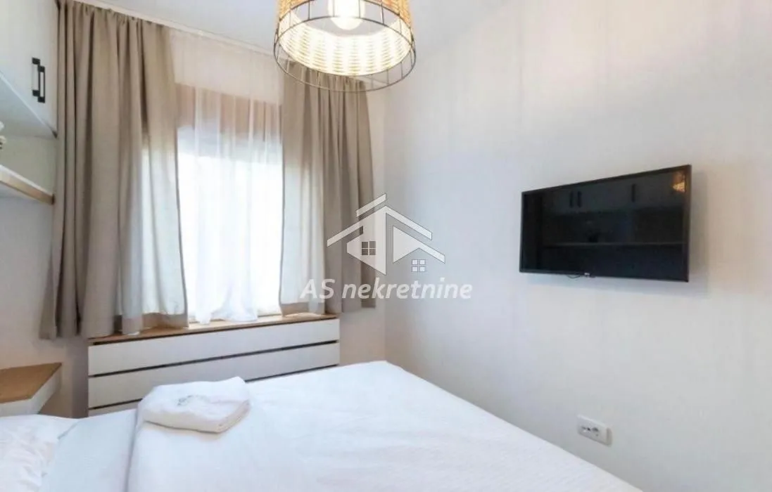 Rent, two bedroom apartment, 43m², Južni Bulevar, Vračar Sve Podlokacije