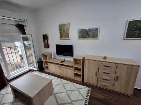Izdavanje, garsonjera, 26m², Dalmatinska ulica, Podgorica - image 3