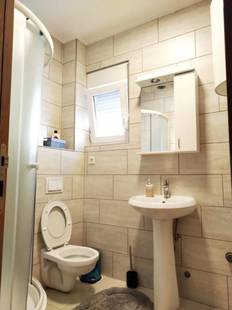Izdavanje, trosoban stan, 100m², Zabjelo, Podgorica