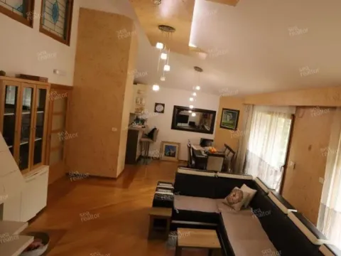 Prodaja, trosoban stan, 136m², Centar, Podgorica