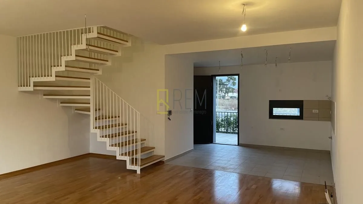Prodaja, trosoban stan, 106m², Zagorič, Podgorica