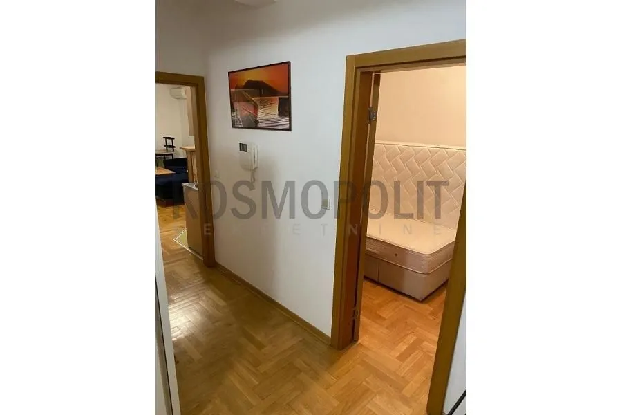 Rent, two bedroom apartment, 40m², Slavija, Vračar Sve Podlokacije