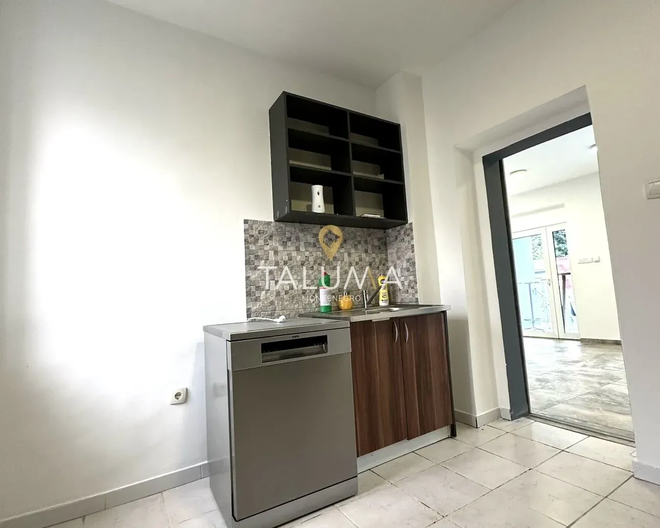 Rent, office space, 75m², Masline, Podgorica