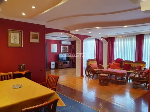 Sale, four bedroom apartment, 137m², Lekino Brdo, Voždovac Sve Podlokacije