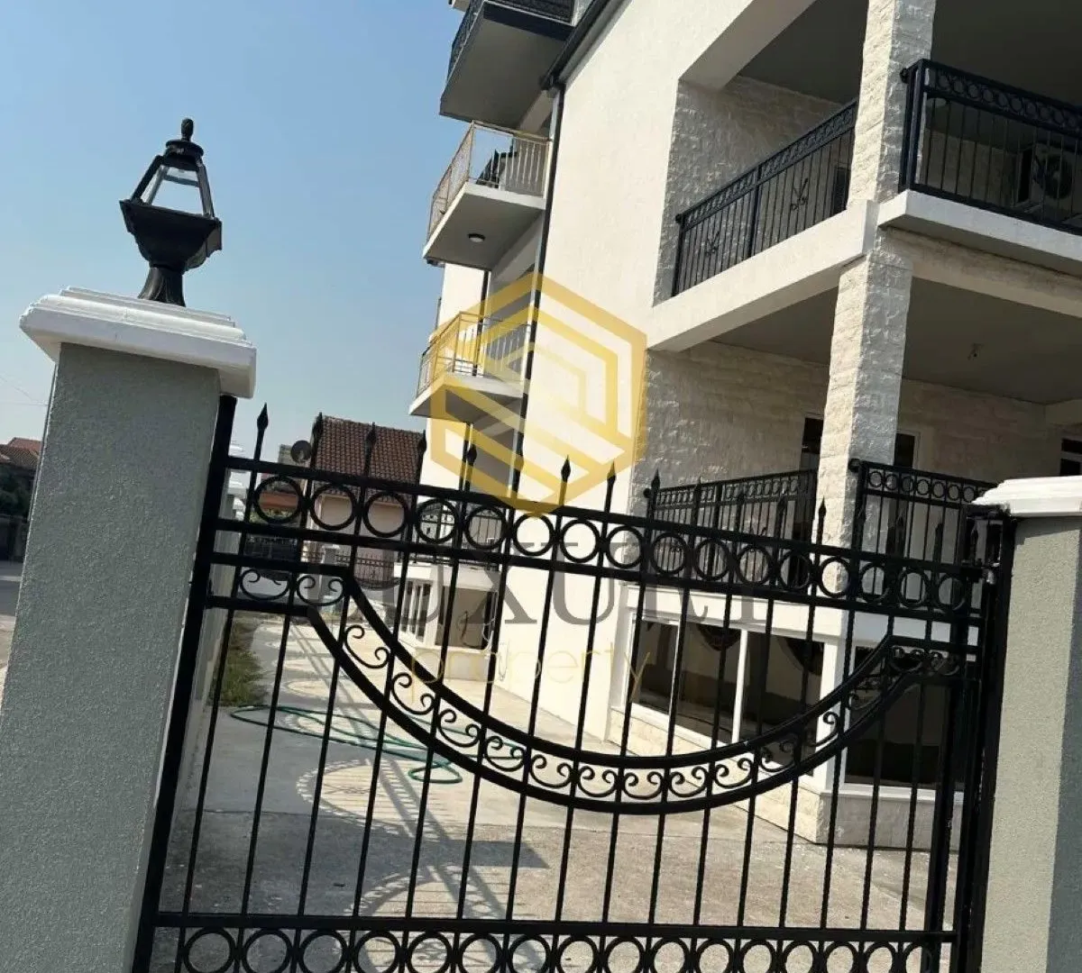 Izdavanje, četvorosoban stan, 156m², Stari Aerodrom, Podgorica