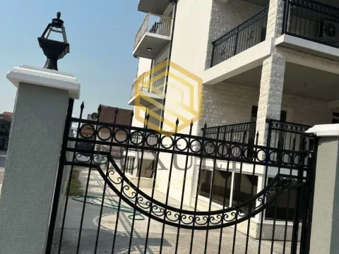 Izdavanje, četvorosoban stan, 156m², Stari Aerodrom, Podgorica - image 3